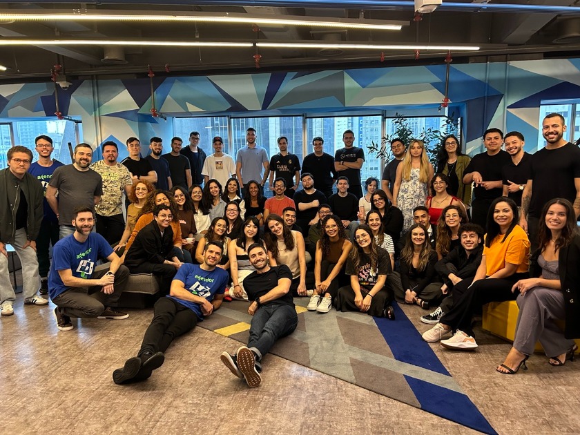 Time do Agendor reunido no escritório em São Paulo.