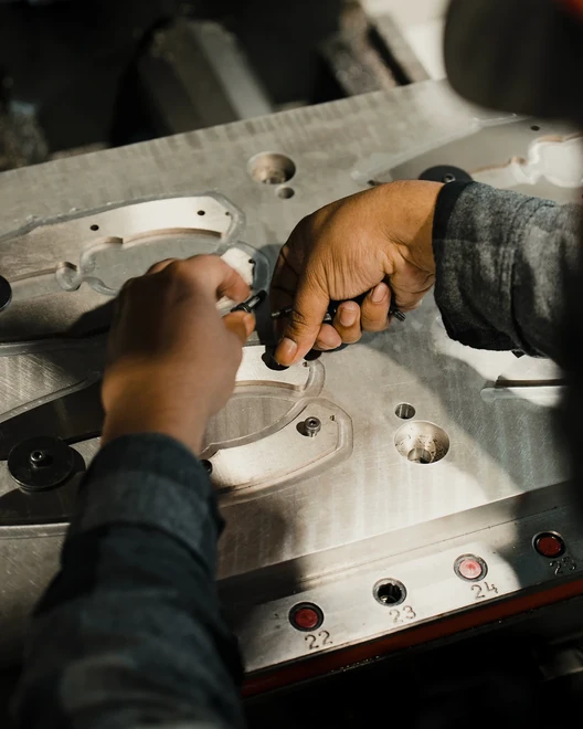 Detalhe de linha de fabricação industrial, subsetores mais presentes na amostra