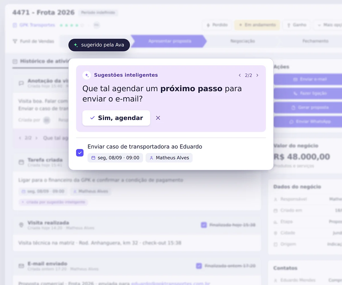 Anotação de visita no Agendor CRM com a faixa de sugestões inteligentes propondo agendar o próximo passo, e a tarefa criada com data e responsável